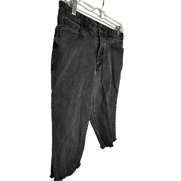 Elizabeth & James‎ Black Cropped Jeans - Picture 3 of 6